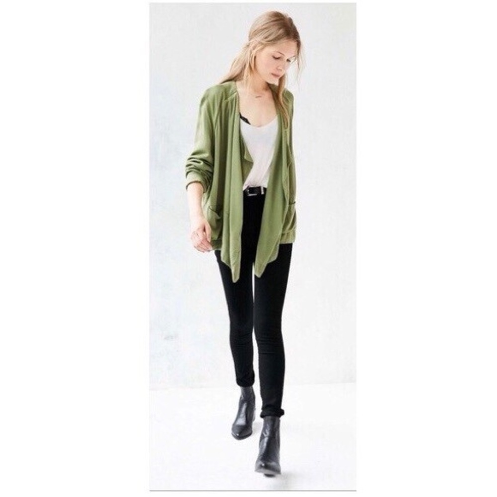 URBAN OUTFITTERS Kimchi Blue Green Shrug Elegant and Versatile Top - Picture 4 of 6